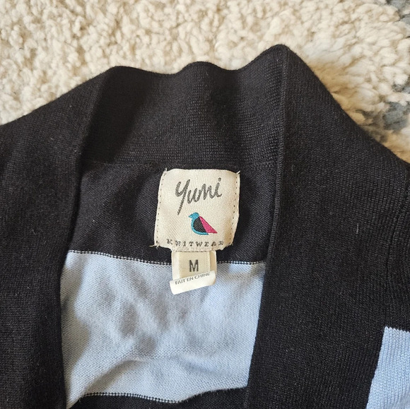 Yumi knitwear stripped cardigan size medium - Picture 2 of 5
